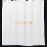 Name Monogram Gold White Elegany Klasse Custom Duschvorhang<br><div class="desc">Entworfen mit Textvorlage für mit Monogramm Namen,  die Sie bearbeiten können,  in elegantem,  eigenem,  weißem Hintergrund!</div>