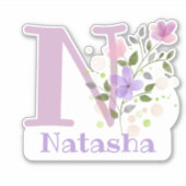 Name Natasha & Initial mit Blumendesign Aufkleber (Vorderseite)