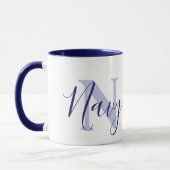 Name Navy Bedeutung und Monogramm in blauem Text Tasse (Links)