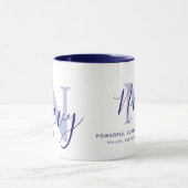 Name Navy Bedeutung und Monogramm in blauem Text Tasse (Zentrum)