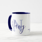 Name Navy Bedeutung und Monogramm in blauem Text Tasse (Vorderseite Links)