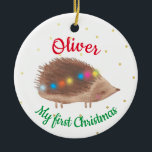 Name Niedlich Igel Baby First Christmas Keramik Ornament<br><div class="desc">Personalisiertes Baby erste Weihnachtsschmuck mit niedlich dekorierten Igel-Illustrationen auf weißem Hintergrund,  mit kleinen goldfarbenen Schneeflocken. Baby Junge oder kleine Mädchen individuelle Name erste Weihnachtsdesign.</div>