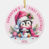 Name Niedliche Pinguin Girly Pink Erstes Weihnacht Keramik Ornament (Vorne)