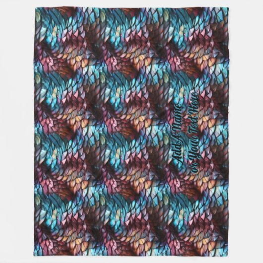 Name oder Text hinzufügen, Dragon Scales Aqua Blue Fleecedecke (Vorderseite)