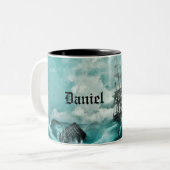Name-Piraten-Schiffs-vibrierende stürmische Zweifarbige Tasse (Vorderseite Links)