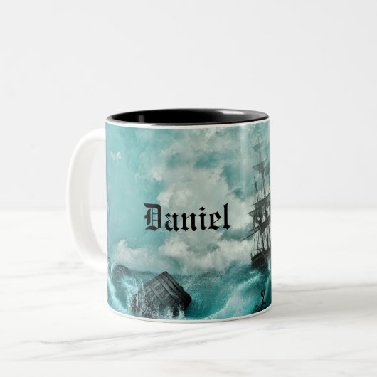 Name-Piraten-Schiffs-vibrierende stürmische Zweifarbige Tasse (Vorderseite Links)