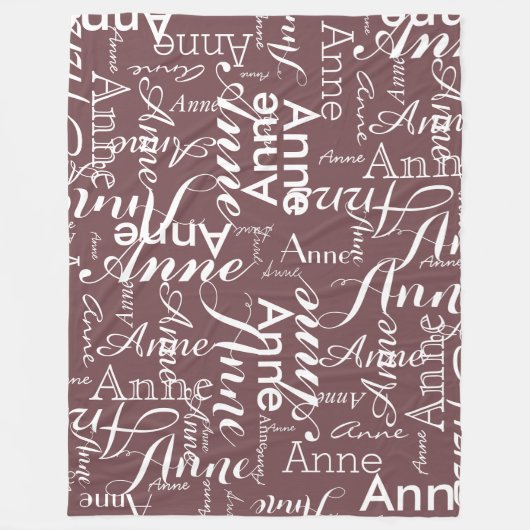 Name Printed in White all-over a Fired-Brick Fleecedecke (Vorderseite)