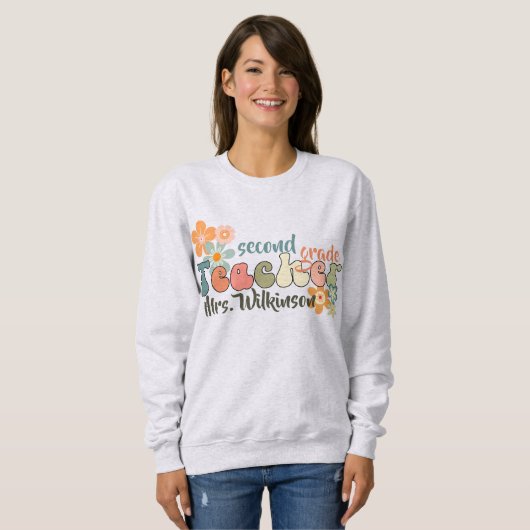 Name Retro Groovy Zurück zur Schule Lehrerin Sweatshirt (Vorne ganz)