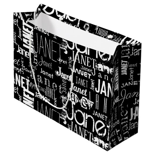 Name Schwarz-weiß Typografie Word Cloud Große Geschenktüte (Vorderseite Schrägansicht)