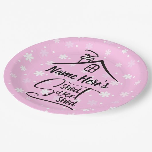 Name Shed Sweet Shed Pink White Floral hinzufügen Pappteller (Schrägansicht)