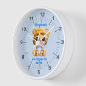 Name Text hinzufügen, Baby Tiger mit Hut auf blau Uhr (Winkel)