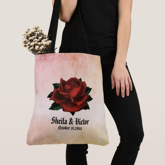 Name und Datum der gotischen Rote Rose Tasche (Von Nahem)
