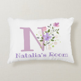 Name und Initial für ein Blumendesign. Hübsch Dekokissen