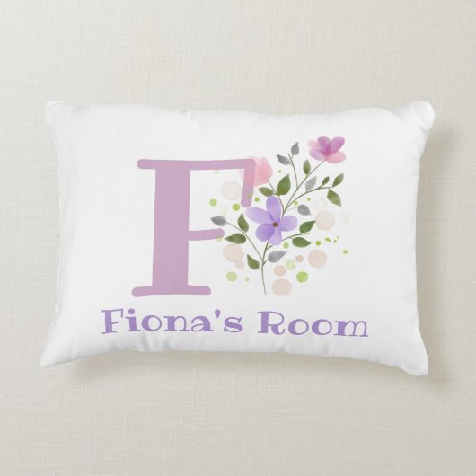 Name und Initial für ein Blumendesign. Hübsch Dekokissen (Rückseite)