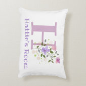 Name und Initial für ein Blumendesign. Hübsch Dekokissen (Rückseite(Vertikal))