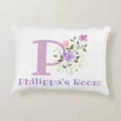 Name und Initial für ein Blumendesign. Hübsch Dekokissen (Rückseite)