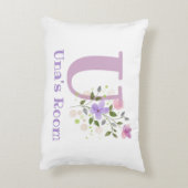 Name und Initial für ein Blumendesign. Hübsch Dekokissen (Rückseite(Vertikal))