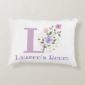 Name und Initial für ein Blumendesign. Hübsch Dekokissen (Rückseite)