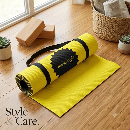 Name und Initialname auf der Gelben Yoga Mat Yogamatte