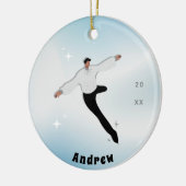 Name und Jahr der brünetten Boy-Abbildung Ice-Skat Keramik Ornament (Links)