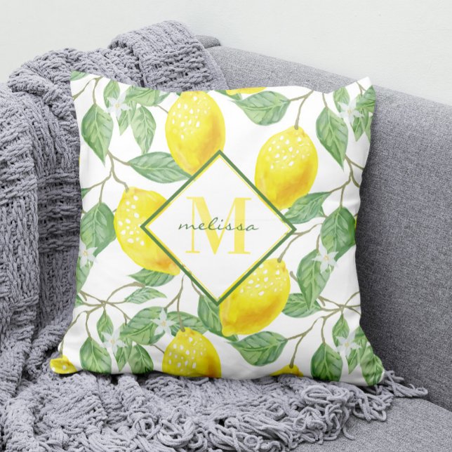 Name und Monogramm des Baummusters der Wasserfarbe Kissen (Add a touch of ZEST to any room with our modern Lemons Pattern and Monogram Throw Pillow! )