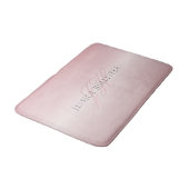 Name und Monogramm | Soft IMITATE Rose Gold Blush Badematte (Schrägansicht)