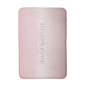 Name und Monogramm | Soft IMITATE Rose Gold Blush Badematte (Vorderseite Vertikal)