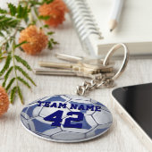 Name und Nummer des Fußball-Balls blau und weiß Schlüsselanhänger (Seite)
