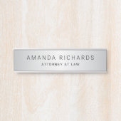 Name und Titel des sanft grauen Satingrades Türschild (Vorderseite )