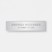 Name und Titel des sanft grauen Satingrades Türschild (Vorderseite )