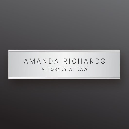 Name und Titel des sanft grauen Satingrades Türschild