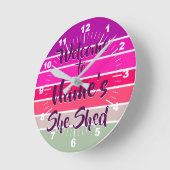 Name Willkommen hinzufügen Shed Pink Retro Sunset  Runde Wanduhr (Winkel)