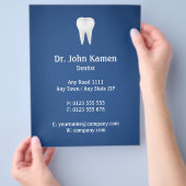 Name Zahnarzt | Blaue Info Flyer (Hand)