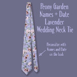 Namen von Peony Garden   Date Lavender Wedding Krawatte<br><div class="desc">Im Inneren verborgen ist eine süße Erinnerung des Namens der Braut und des Bräutigams und des Datums. Schönes Blumenmuster mit Blumenstrauß von Bronen,  Beeren und Eukalyptus. ~ Suchen Sie die komplette Suite der Hochzeitssuite in der Peony Garden Wedding Suite Collection.</div>