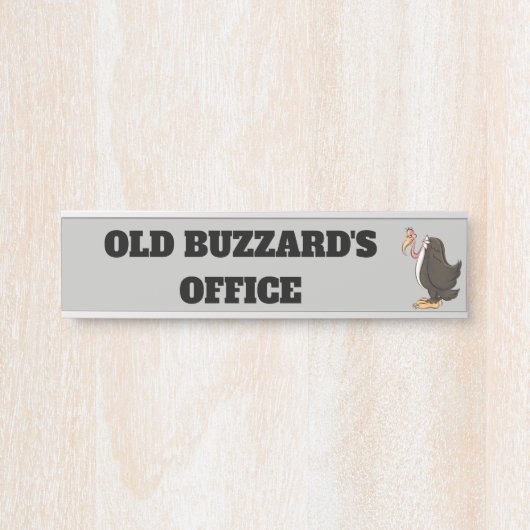 Namensschild für das Büro von Old Buzzard (Vorderseite )
