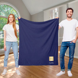 Namensschild für ein blaues Firmenlogo Fleecedecke