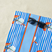 Namenstext, blaue weiße Streifen und Segelboot hin Strandtuch (Beispiel)