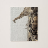 Namibia, Etosha National Park. Eine einsame Giraff Puzzle (Vertikal)