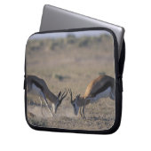 Namibia, Etosha National Park, zwei Männer Laptopschutzhülle (Vorderseite Links)