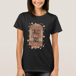 Nana Grandma 4. Geburtstag Vier mal Groovy Retro B T-Shirt