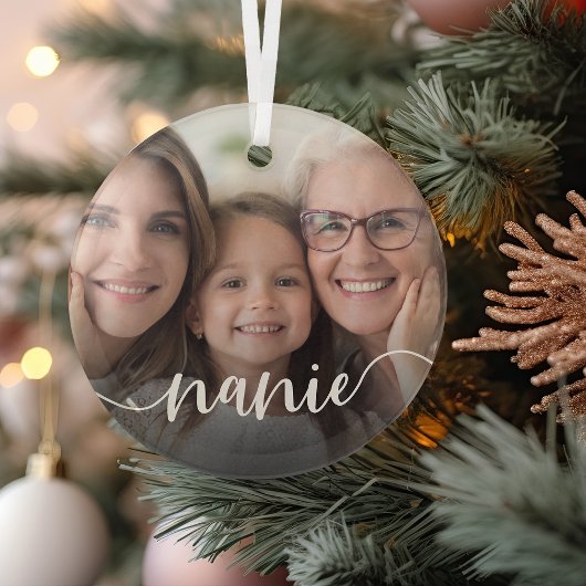 Nanie Grandma Script Overlay Ornament Aus Glas