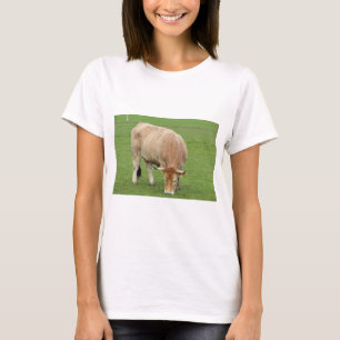 Nantaise Kuh im Feld T-Shirt