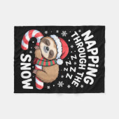 Napng Through The Snow Funny Sloth Candy Cane Xmas Fleecedecke (Vorderseite (Horizontal))