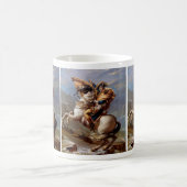 Napoleon, der die Alpen durch David überquert Kaffeetasse (Mittel)