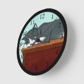 Napping Kitty Runde Wanduhr (Winkel)