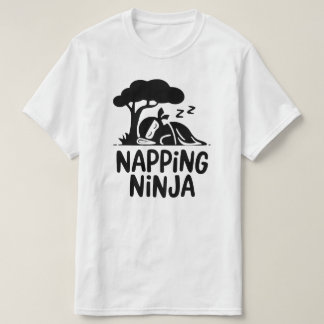 Napping Ninja Niedliche Schlaflosigkeit Ninja Art  T-Shirt