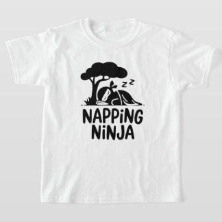 Napping Ninja Niedliche Schlaflosigkeit Ninja Art  T-Shirt