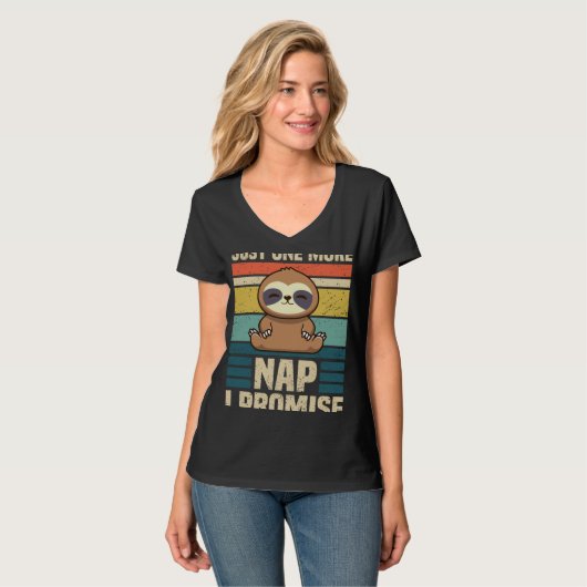 Napping Office Humor Statement & Sloth T-Shirt (Vorderseite Vollansicht)