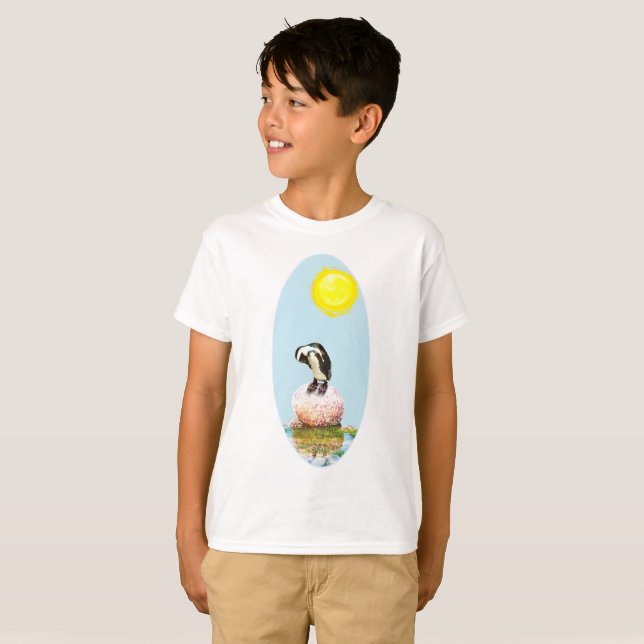 Napping Pinguin in der Sonne T-Shirt (Vorne ganz)