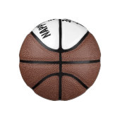 Nappy Life Mini Basketball mit schwarzem Logo. (Rechts)